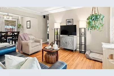 9241 SE Main St, Portland, OR 97216 - Photo 5