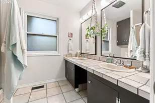9241 SE Main St, Portland, OR 97216 - Photo 11