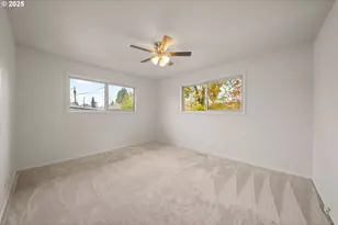 3018 W Filbert Ave, Roseburg, OR 97471 - Photo 13