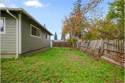3018 W Filbert Ave, Roseburg, OR 97471 - Photo 23