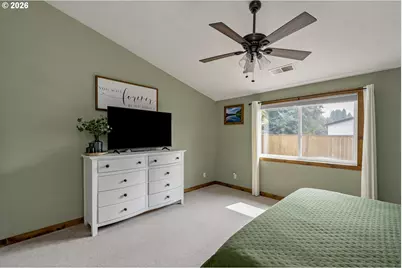 206 Hauser Ct, Molalla, OR 97038 - Photo 13