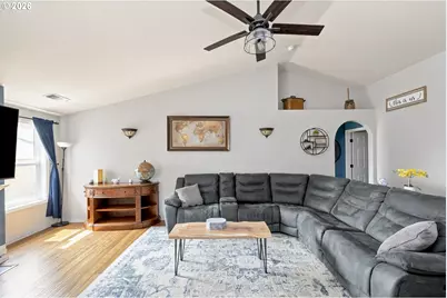 206 Hauser Ct, Molalla, OR 97038 - Photo 11