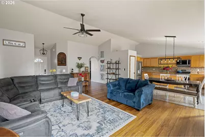 206 Hauser Ct, Molalla, OR 97038 - Photo 5
