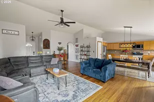 206 Hauser Ct, Molalla, OR 97038 - Photo 5