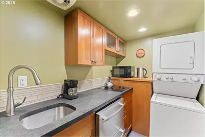 1408 NE Knott St, Portland, OR 97212 - Photo 45