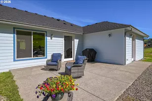 384 Ladybug Ln, Roseburg, OR 97470 - Photo 33