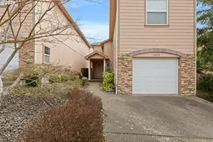 1463 Four Seasons Dr, Roseburg, OR 97470 - Photo 3