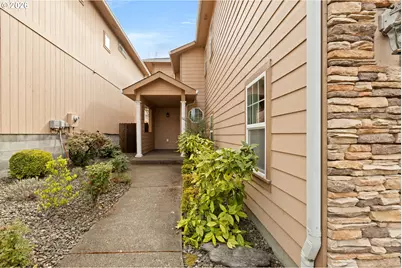 1463 Four Seasons Dr, Roseburg, OR 97470 - Photo 5