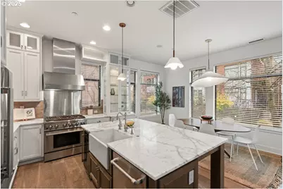 1684 NW Riverscape St, Portland, OR 97209 - Photo 17