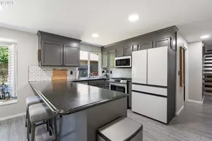 14877 SW Oregon Trail Ln, Beaverton, OR 97006 - Photo 7