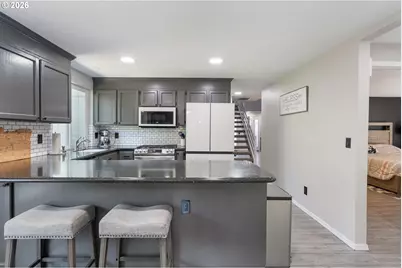 14877 SW Oregon Trail Ln, Beaverton, OR 97006 - Photo 9