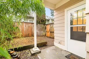 618 NE Killingsworth Ct, Portland, OR 97211 - Photo 25