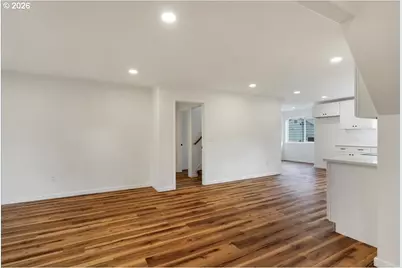 4623 NE Sumner St, Portland, OR 97218 - Photo 7