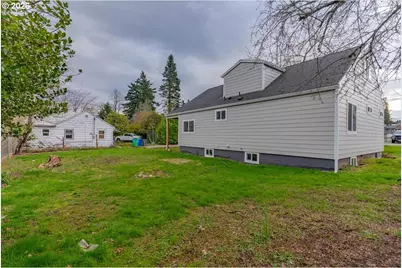 4623 NE Sumner St, Portland, OR 97218 - Photo 47