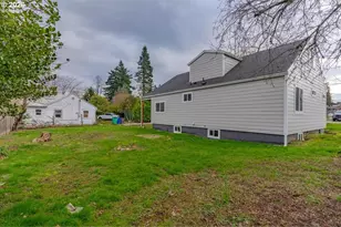 4623 NE Sumner St, Portland, OR 97218 - Photo 47