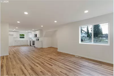 4623 NE Sumner St, Portland, OR 97218 - Photo 9