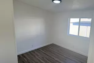 20140 NE Sandy Blvd, Fairview, OR 97024 - Photo 15