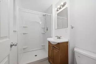 3705 Peppertree Dr, Eugene, OR 97402 - Photo 25