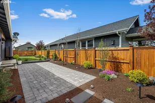 1733 NW Hemlock Ave, Redmond, OR 97756 - Photo 21