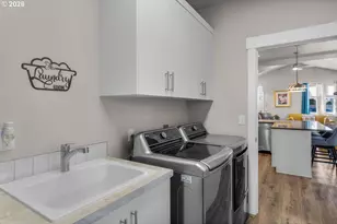 1733 NW Hemlock Ave, Redmond, OR 97756 - Photo 19