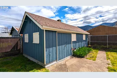 47880 W 2nd St, Oakridge, OR 97463 - Photo 27