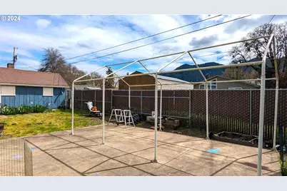 47880 W 2nd St, Oakridge, OR 97463 - Photo 31