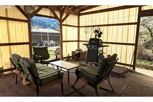 47880 W 2nd St, Oakridge, OR 97463 - Photo 25