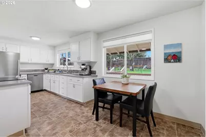 939 Hazelwood Dr, Oregon City, OR 97045 - Photo 11