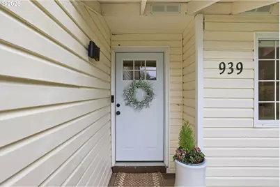 939 Hazelwood Dr, Oregon City, OR 97045 - Photo 5