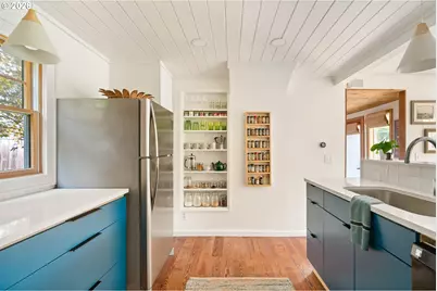 240 W 6th St, Cannon Beach, OR 97110 - Photo 15