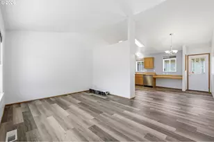 5530 E St, Springfield, OR 97478 - Photo 7
