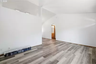 5530 E St, Springfield, OR 97478 - Photo 11