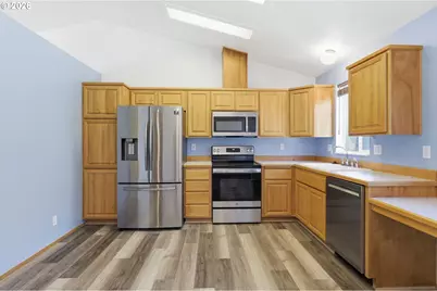 5530 E St, Springfield, OR 97478 - Photo 17
