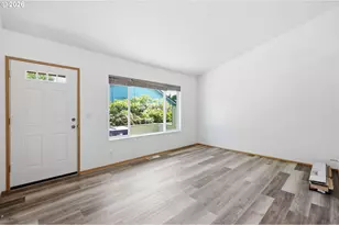 5530 E St, Springfield, OR 97478 - Photo 9