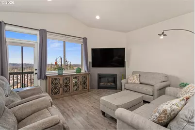 1565 NE Heaven St, Estacada, OR 97023 - Photo 3