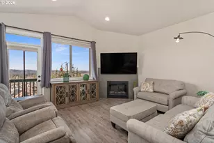 1565 NE Heaven St, Estacada, OR 97023 - Photo 3