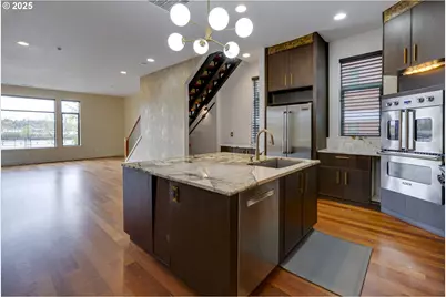 1716 NW Riverscape St, Portland, OR 97209 - Photo 7