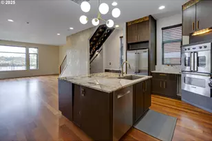 1716 NW Riverscape St, Portland, OR 97209 - Photo 7