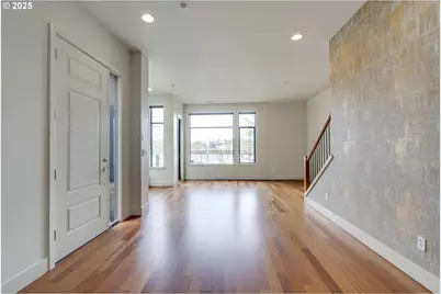 1716 NW Riverscape St, Portland, OR 97209 - Photo 9