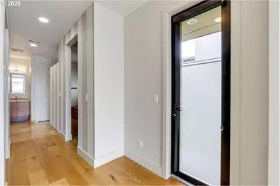 1716 NW Riverscape St, Portland, OR 97209 - Photo 21