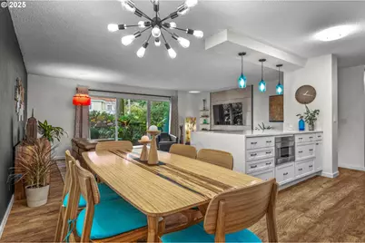 2393 SW Park Pl #113, Portland, OR 97205 - Photo 9