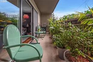 2393 SW Park Pl, Portland, OR 97205 - Photo 19