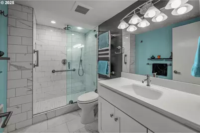 2393 SW Park Pl #113, Portland, OR 97205 - Photo 25