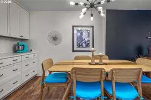 2393 SW Park Pl, Portland, OR 97205 - Photo 11