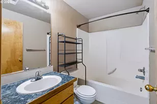 3929 SE 117th Pl, Portland, OR 97266 - Photo 17