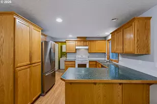 3929 SE 117th Pl, Portland, OR 97266 - Photo 9