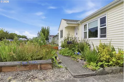 1432 Modoc St, Springfield, OR 97477 - Photo 3