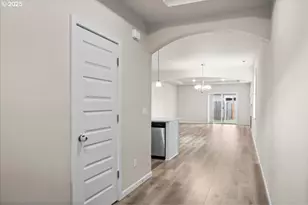 730 E Camellia St, Yamhill, OR 97148 - Photo 5