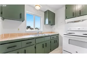 925 Crocker St, Coos Bay, OR 97420 - Photo 7