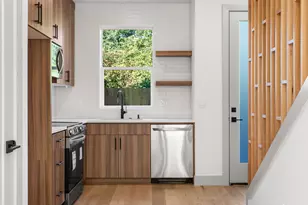 2067 SE Harold St, Portland, OR 97202 - Photo 3